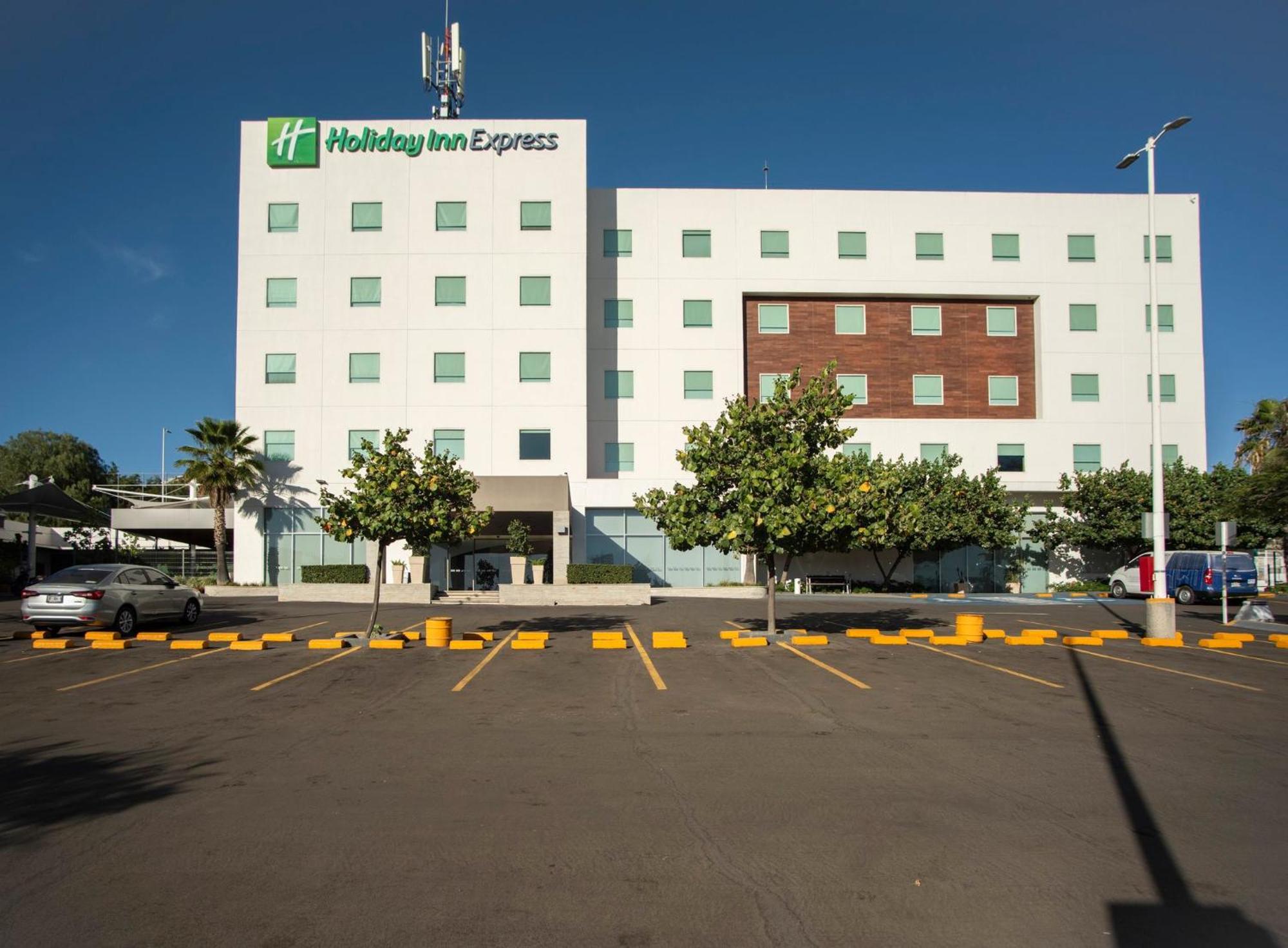 Holiday Inn Express Guadalajara Iteso, An Ihg Hotel Exterior foto